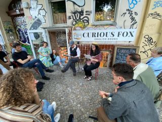 Curious Fox - Happy Bloomsday 2022 with greetings to Nora Barnacle - broadcasting on Radio-On-Berlin soon ! #jamesjoyce #jamesjoyceulysses #curiousfox #lausitzerplatz #norabarnacle #irishembassyberlin